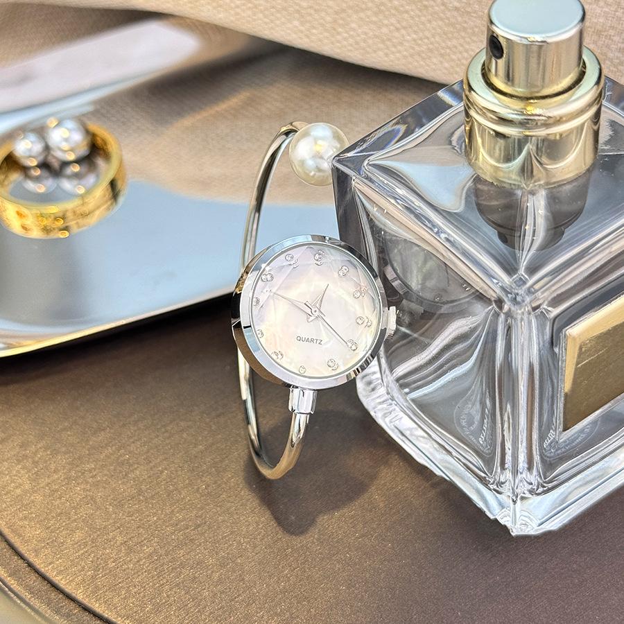 

Ленивый Супер Удобный Браслет Жемчуг Французский Романтика Часы Трехмерное Стекло Сверкающие Бриллианты Ювелирные Часы