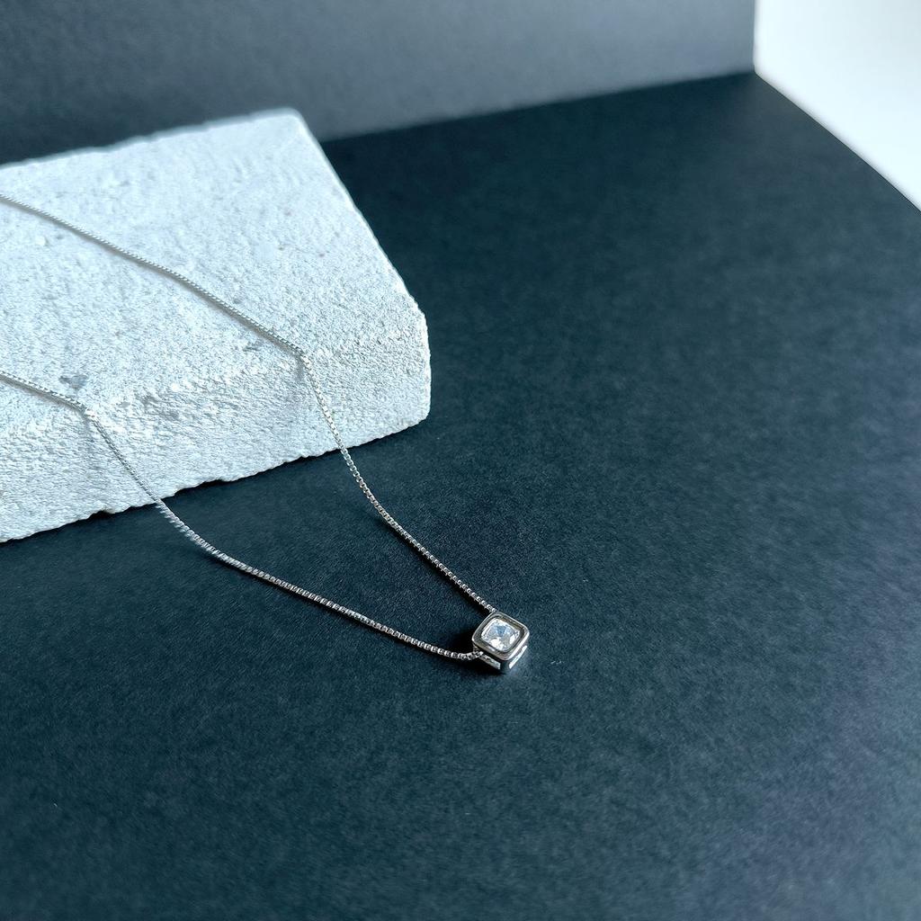 Silver Necklace with Cubic Zirconia, Product Weight 2.44 G (2160984)