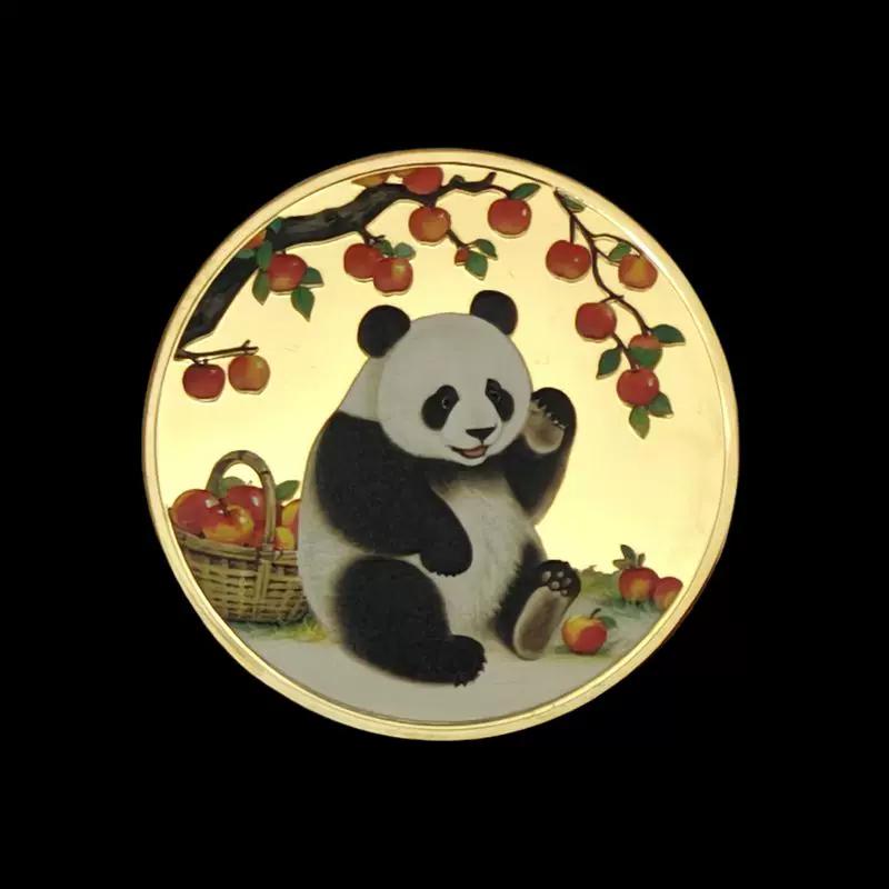 Tourist attractions, national treasures, panda souvenirs, playing with coins, commemorative medals, gold and silver coins, giant panda coins
