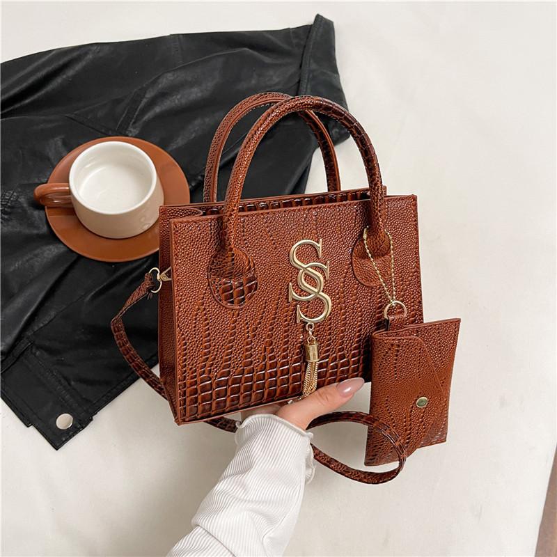 2025 summer trend new women's bags fashionable foreign style shoulder messenger high value versatile commuter handbag bag