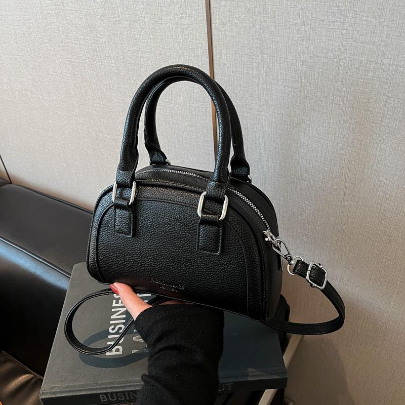 Nischen-Tasche Damen 2025 neu tragbare Bowlingtasche, High-End-Feeling Schulter-Crossbody-Kissen-Tasche mit großem Fassungsvermögen