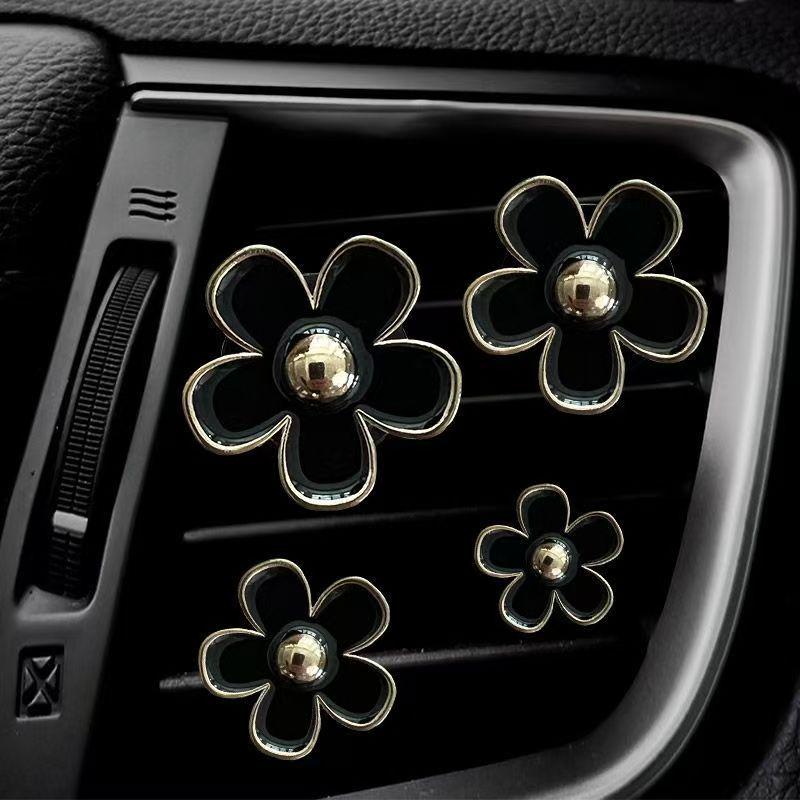 Little Daisy Alloy Car Air Vent Perfume Clip - Five-Petal Flower Ornament