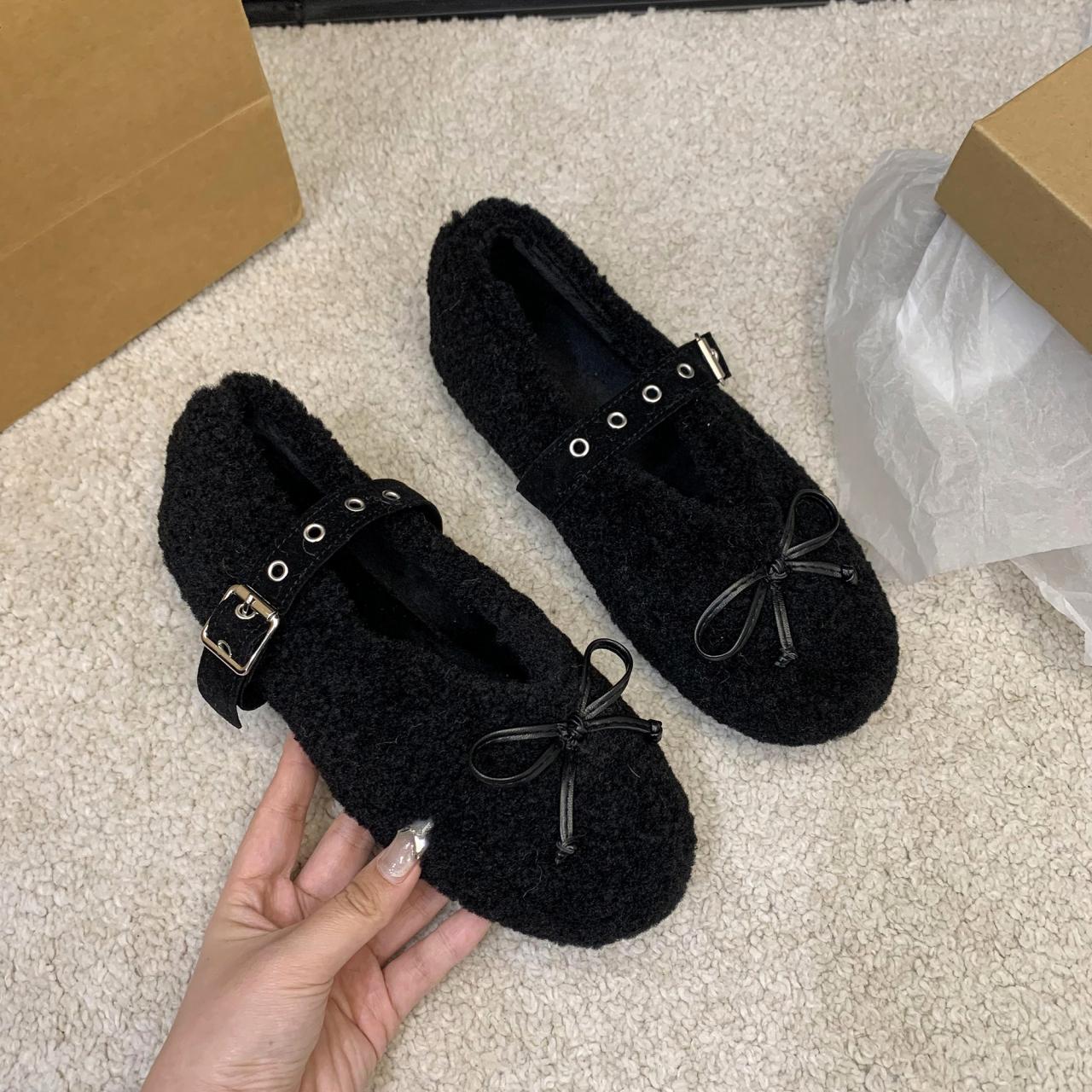 

Новые женские туфли женские туфли на плоской подошве на низком каблуке повседневные женские кроссовки без застежек мокасины с мехом круглый носок неглубокая горловина лодочки без застежек зимние 40 чёрный