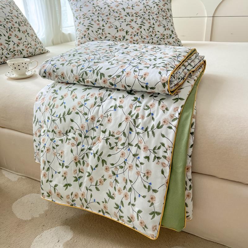 Summer Quilt Floral Style Duvets Single/Queen Size Comforter Thin Duvets Skin-Friendly Bedspread Edredones (No Pillowcase)