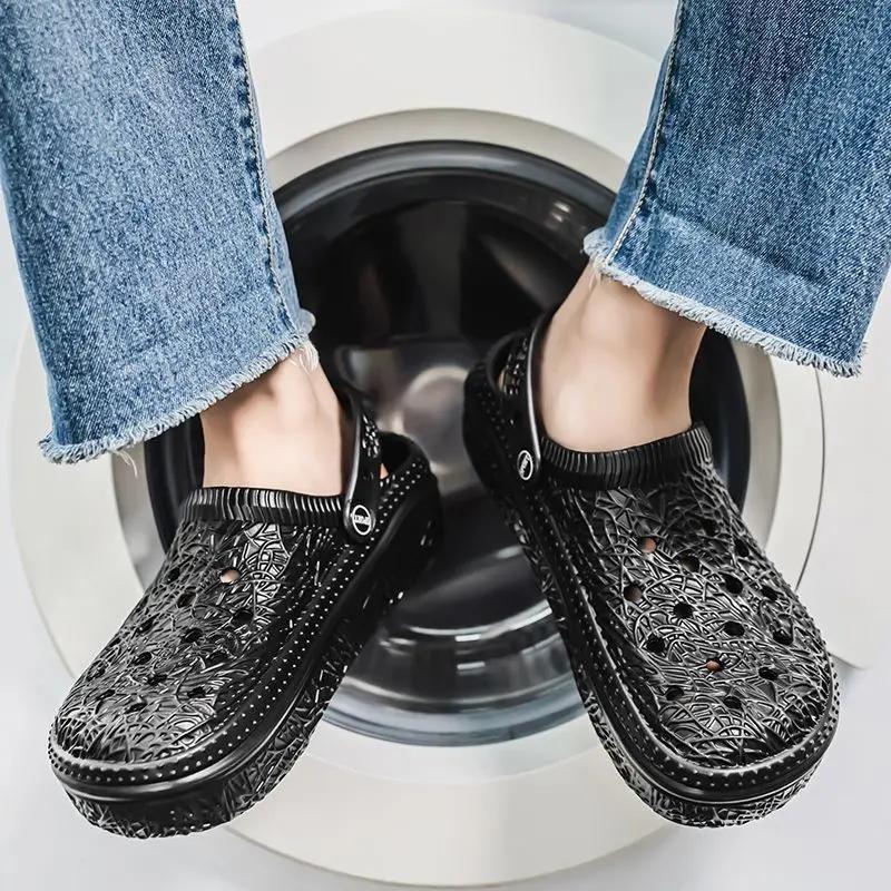 Fashion Platform Sandals Man Outdoor Hole Beach Shoes Trend 2025 Clappers Mascullino Low Price Summer Sale Original Pvc Slippers for Men