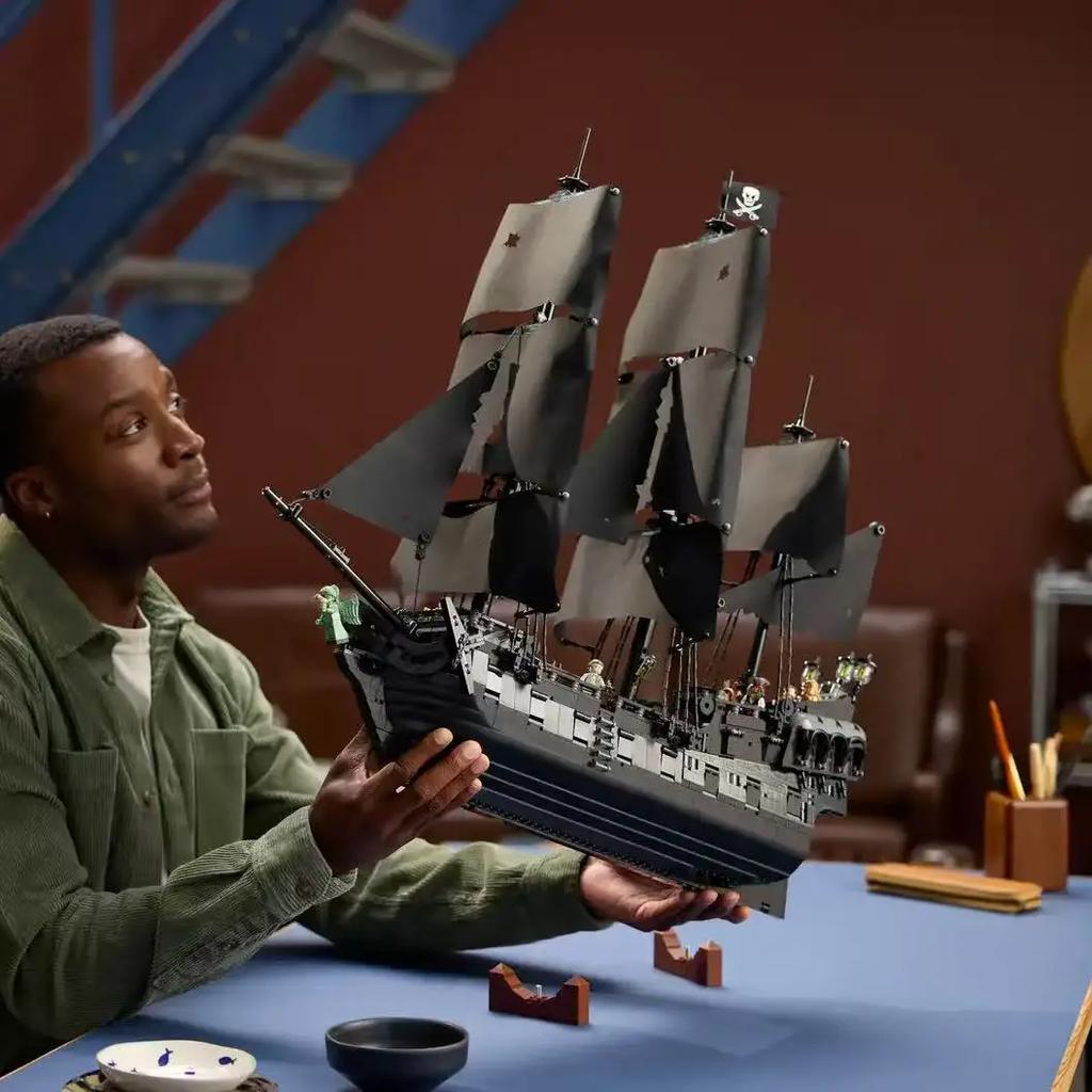 10365 Pirates Of The Caribbean Sailboat Model - New 2862Pcs Ship Building Set, Perfect Christmas Birthday Gift For Fans