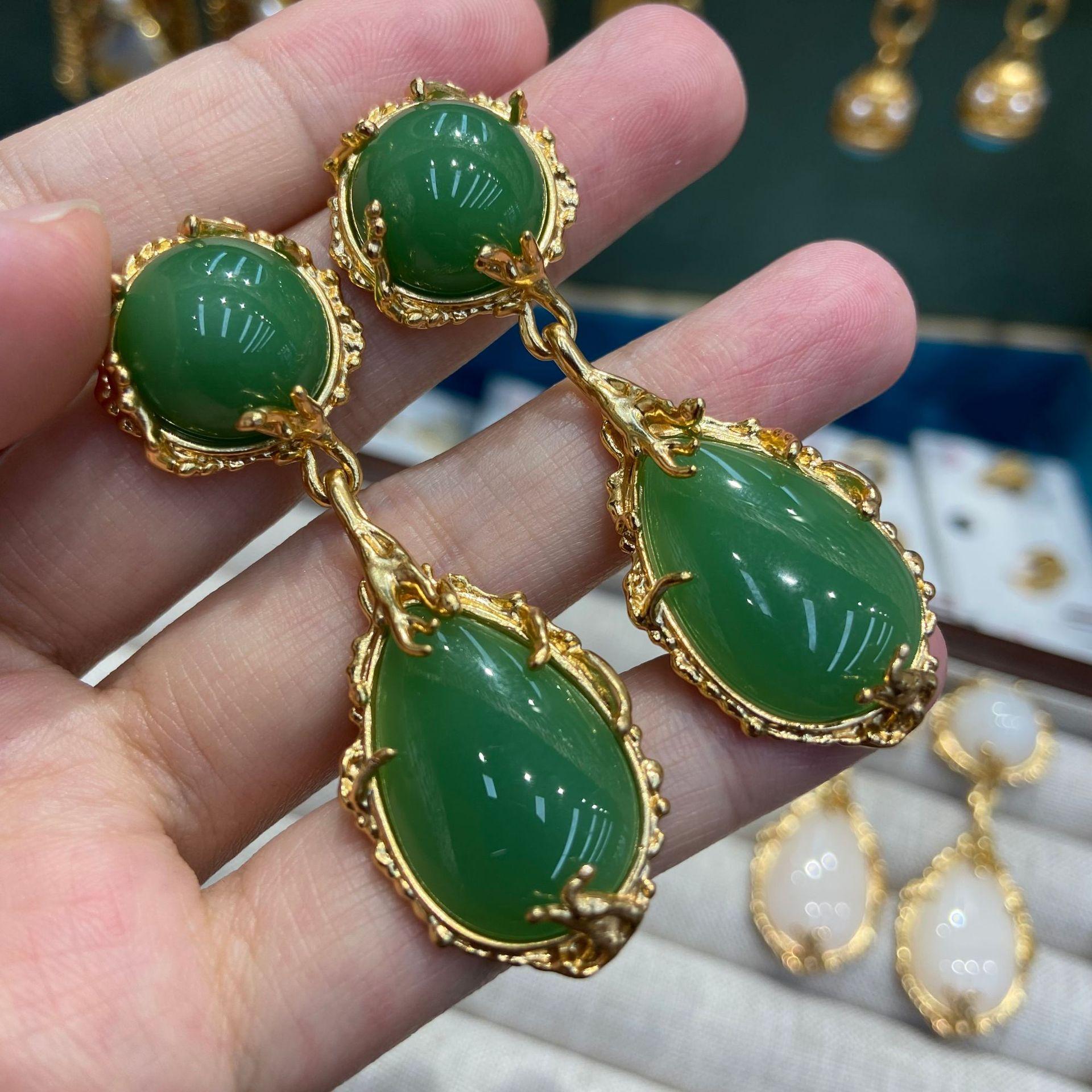 

Stylish And Simple Natural Stone Green And White Earrings With Copper Earrings, Elegant Retro Style Earrings For Women