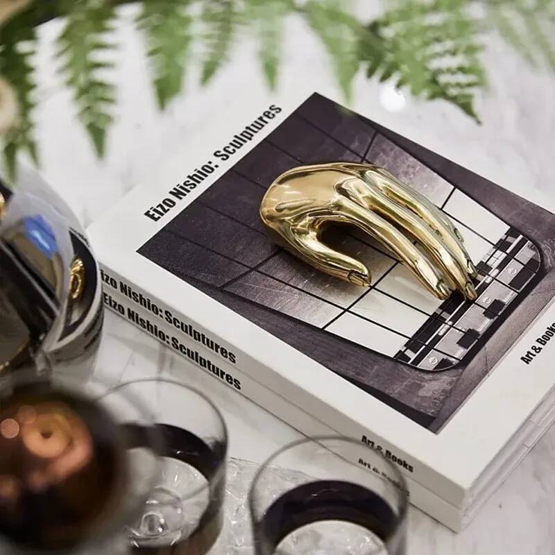Golden Palm Resin Crafts Abstract Body Sculpture Golden Hands Finger Resin Decorative Figurines Home Decoration Accessories
