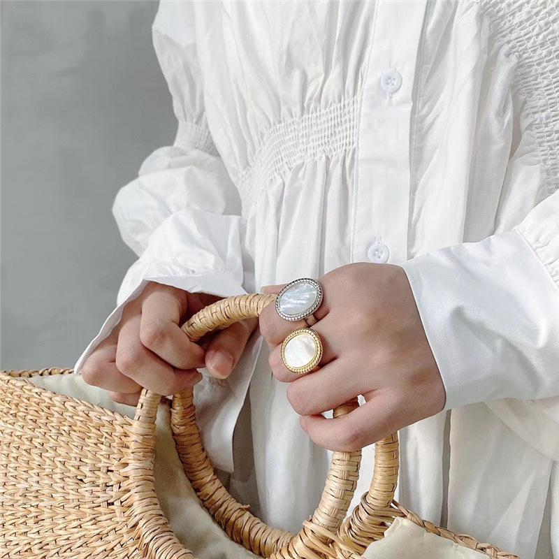 Dongdaemun 925 Sterling Silver Retro Gold-Plated Oval Shell Ring