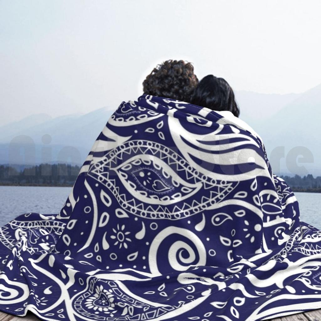 Decke Paisley Bohemian Breeze Art-Weiß und Blau 1612 Blau-Weißes Paisley-Muster