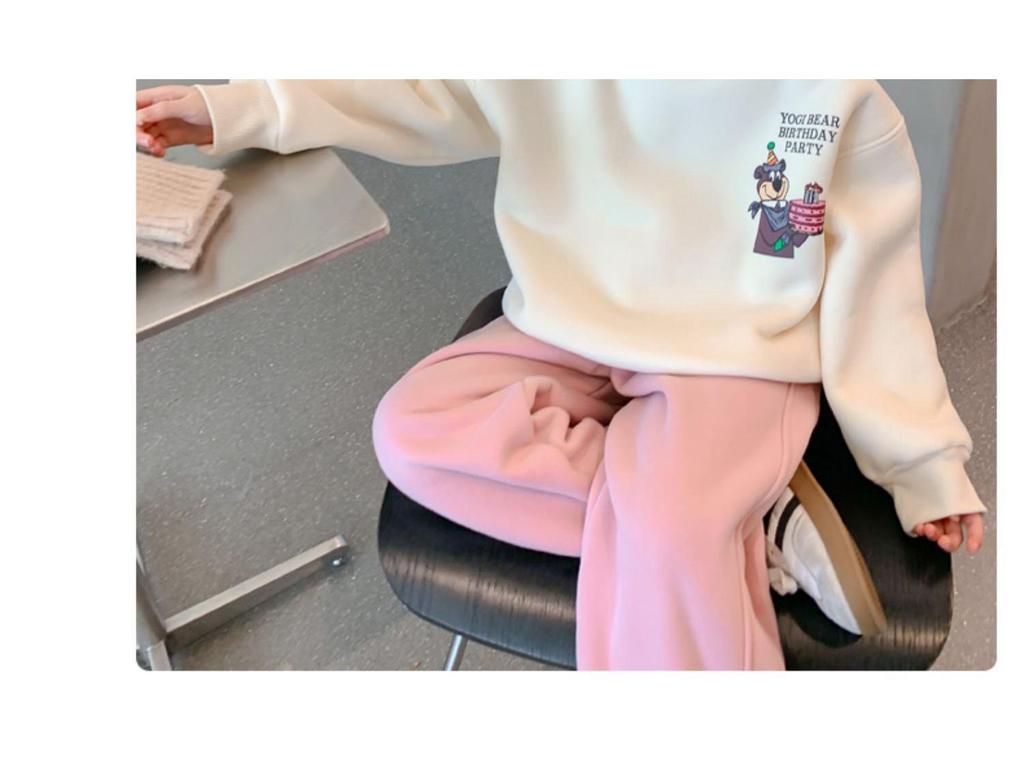 2025 Korean-Style Girls' Cartoon Bear Hoodie: Stylish Autumn/Winter Velvet Top