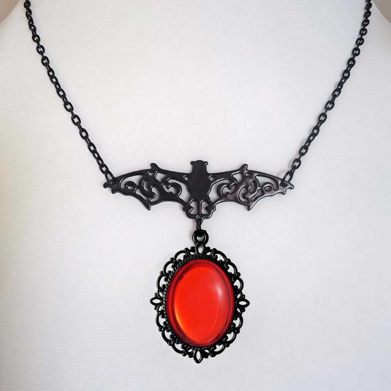 Gothic Bat Crystal Necklace - Women's Halloween Fashion Jewelry