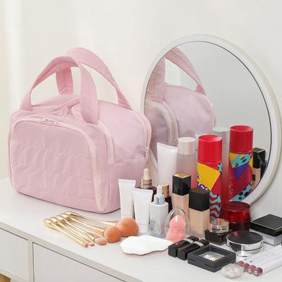 Travel Cosmetic Bag Large Capacity Quilted Makeup Bag Portable Cosmetic Toiletry Organizer