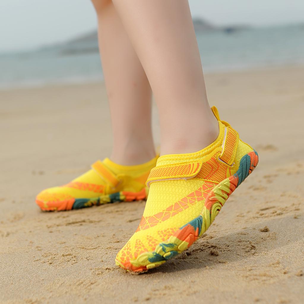 Outdoor Creek Walking Shoes Quick-drying Five-finger Wading Beach Shoes Men and Women Parent-child Sea-catching Shoes Breathable Non-slip Fishing