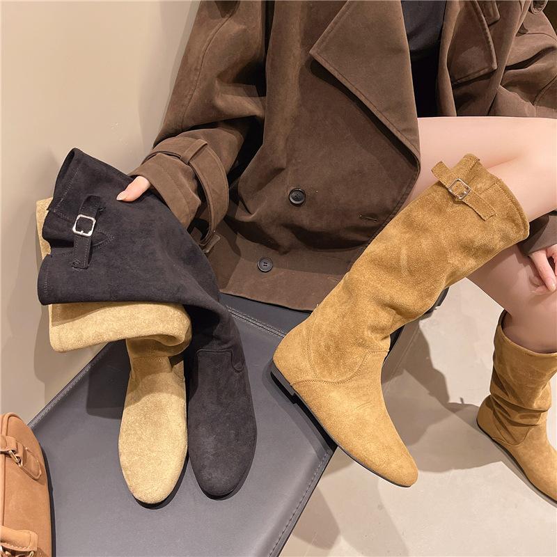 Herbst und Winter 2025 neue Retro-Wildlederstiefel Kinder Innenhöhe Erhöhung runde Spitze hoher Schaft dünne Western-Pile-Stiefel