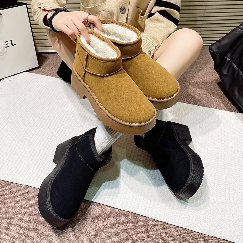 Bottes de neige à semelles épaisses pour femmes, nouvelles hivernales, petites décontractées, augmentant la hauteur, en velours chaud, grandes chaussures en coton