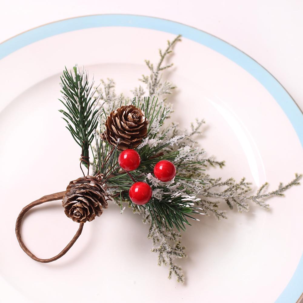 Alloy Durable Christmas Party Table Decoration Napkin Ring with Pinecone Design