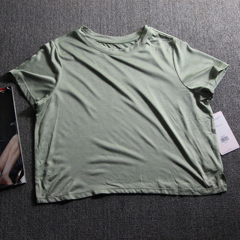 

European and American Orders! Summer Thin Loose Exercise T-shirt Women s Short Breathable Slimming Running Short Sleeve Ins Yoga Jacket Light green M