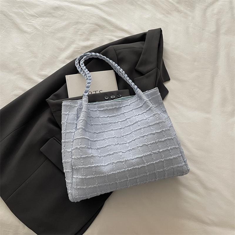 

Premium casual women s bag 2025 autumn and winter new versatile commuter underarm bag simple large-capacity portable shoulder bag