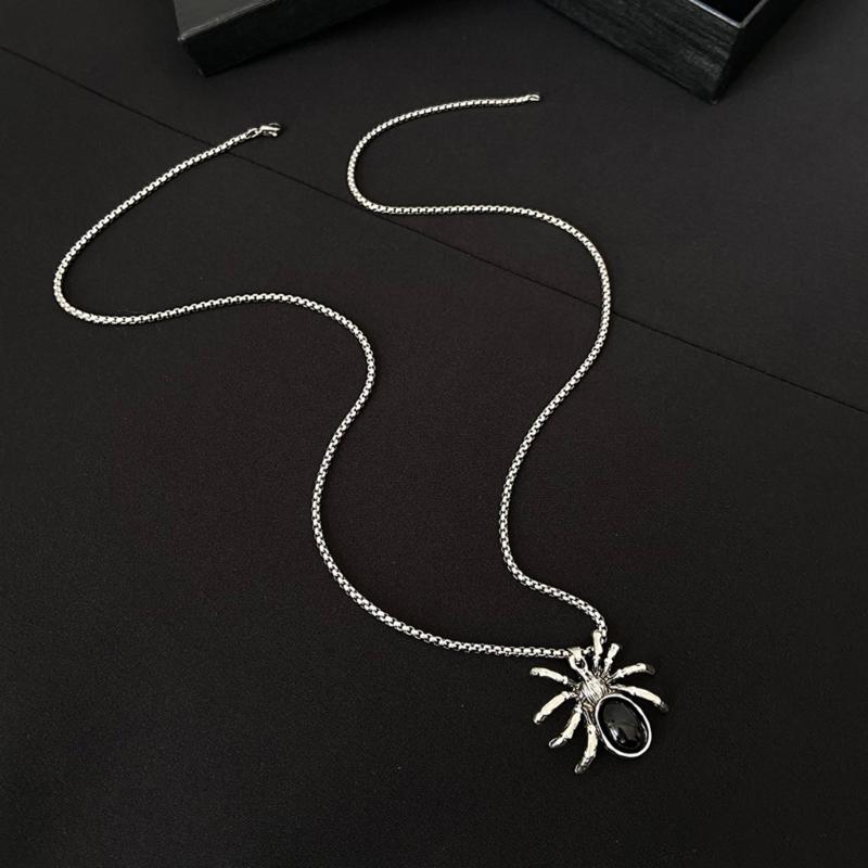 Spider Necklace Gothic Hip Hop Metal Spider Shaped Pendant Necklace Women Party Gift Jewelry Gift for Friends Classmates