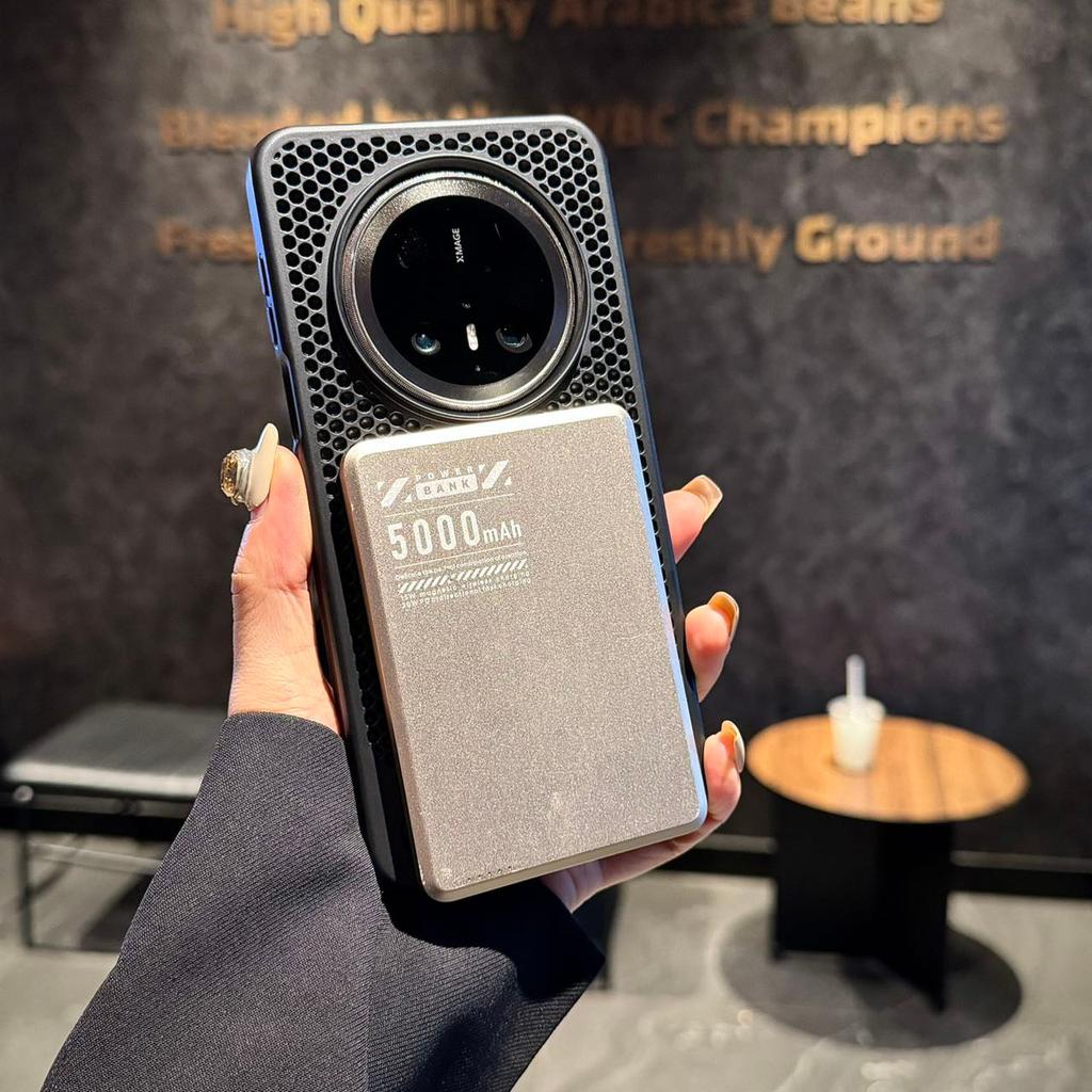 Suitable for Huawei Mate70Pro Metallic Paint Hollow Honeycomb Heat Dissipation Magnetic Pura70 Invisible Bracket Mobile Phone Case
