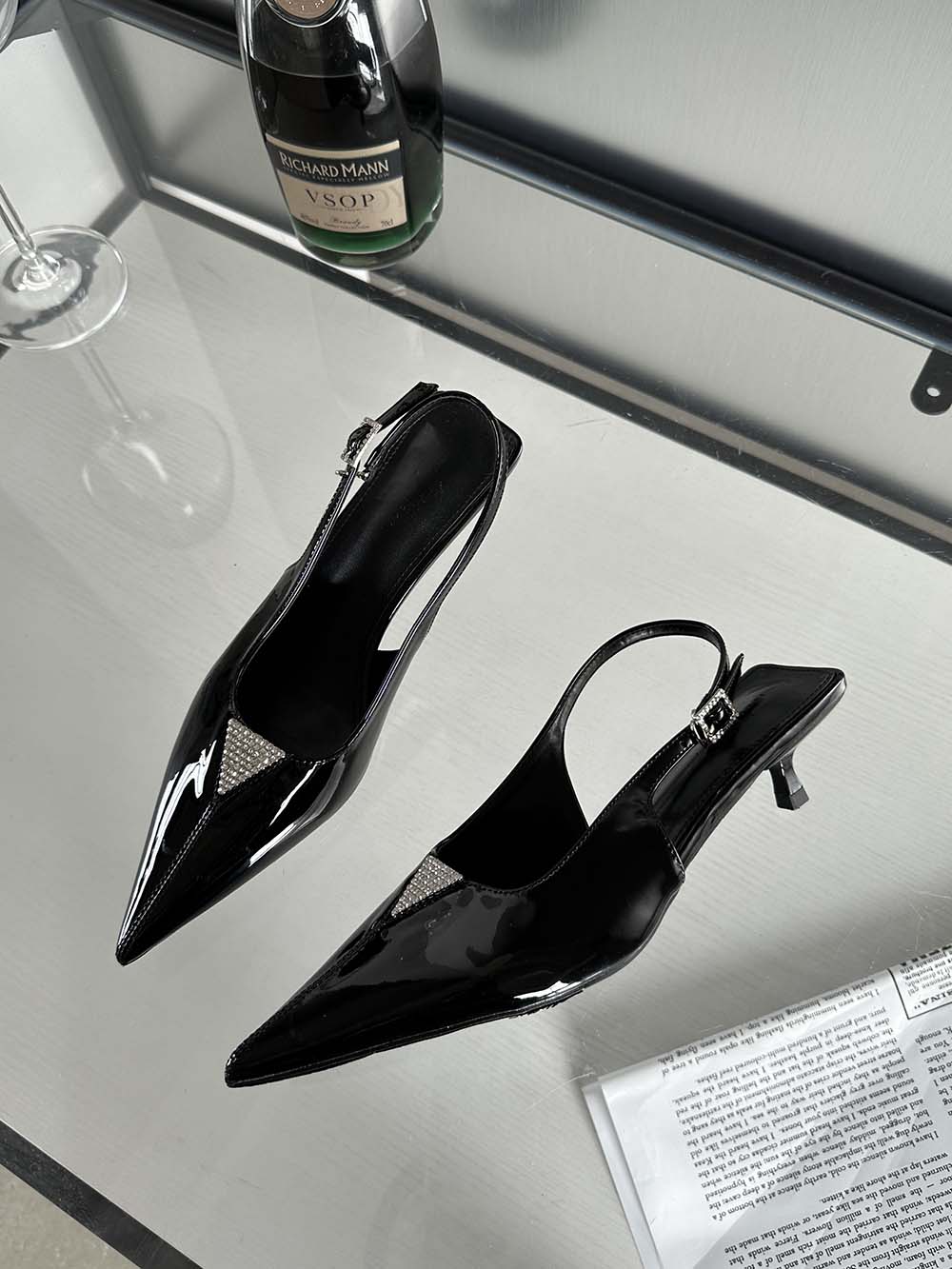 

мода Черный Золотой Белый Серебряный Летние женские босоножки с острым носком Сексуальные туфли-лодочки для вечеринок Свадебные туфли-лодочки с ремешком сзади Модные женские туфли-лодочки 35-39 5.5 чёрный