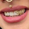 Aparelhos de Moda Personalizados Design Flor Oca Dentes Duplos Dourados Acessórios para Dentes Halloween Arrefecidos Atacado