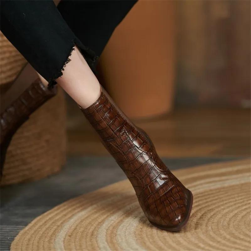 Mode 2024 Nya Höst/Vinter Damstövlar Spetsig Tå Tjock Klack Korta Stövlar Mode Chelsea Boots Skor för Kvinnor Höga Klackar 34-42