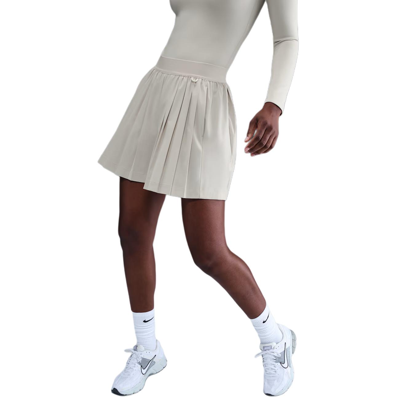 Nike 24.7 PerfectStretch Women s Dri-FIT High-Waisted Loose Pleated Shorts IB2346-104 S