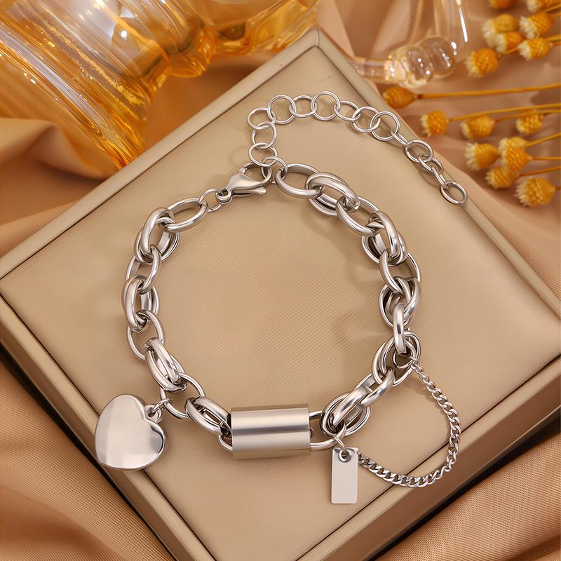 Elegantní Titanová Ocelová Pár Bracelet Srdce - Unisex, Luxusní Design, Univerzální a Stylový