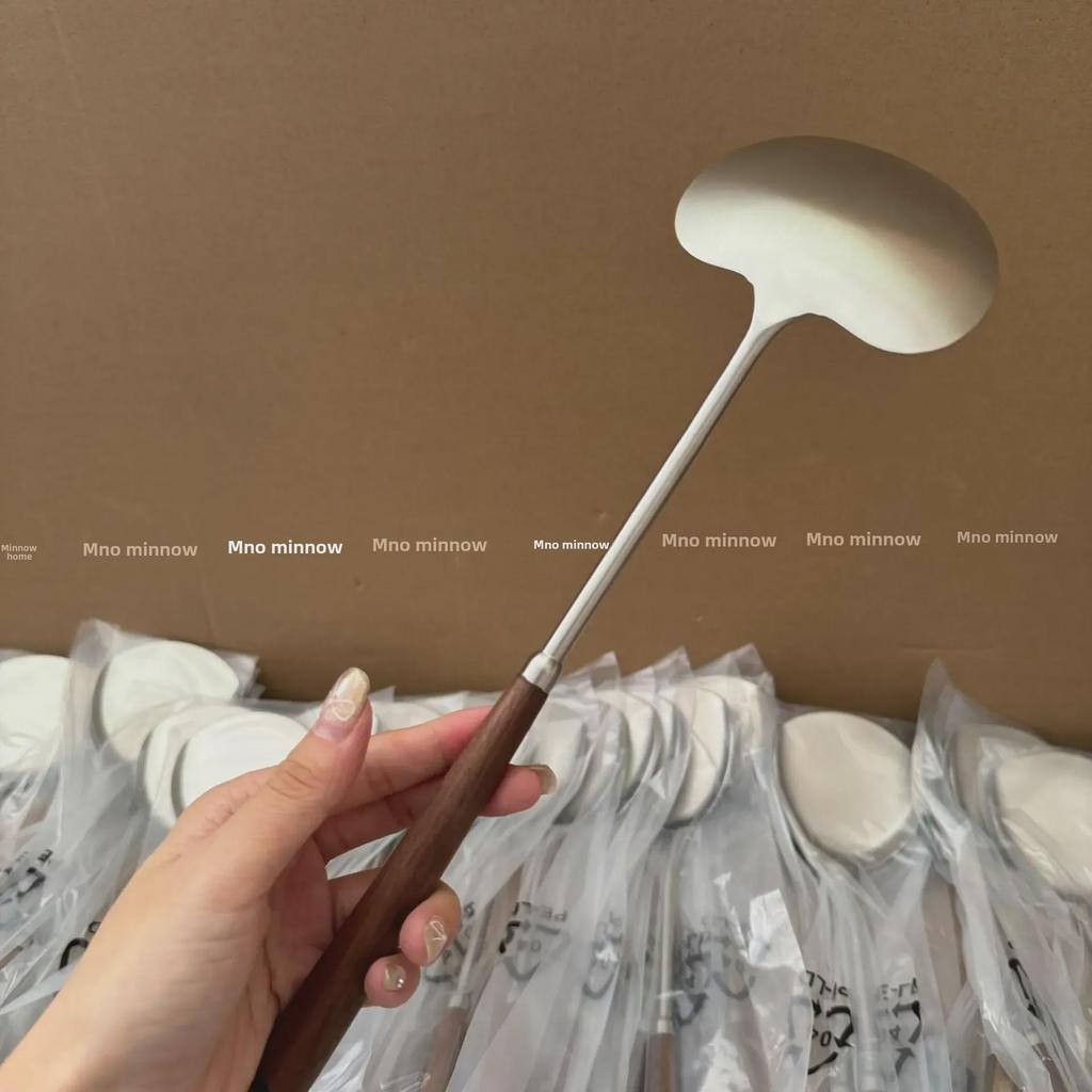 Walnut Handle Stainless Steel Frying Shovel for Home Kitchen Cooking