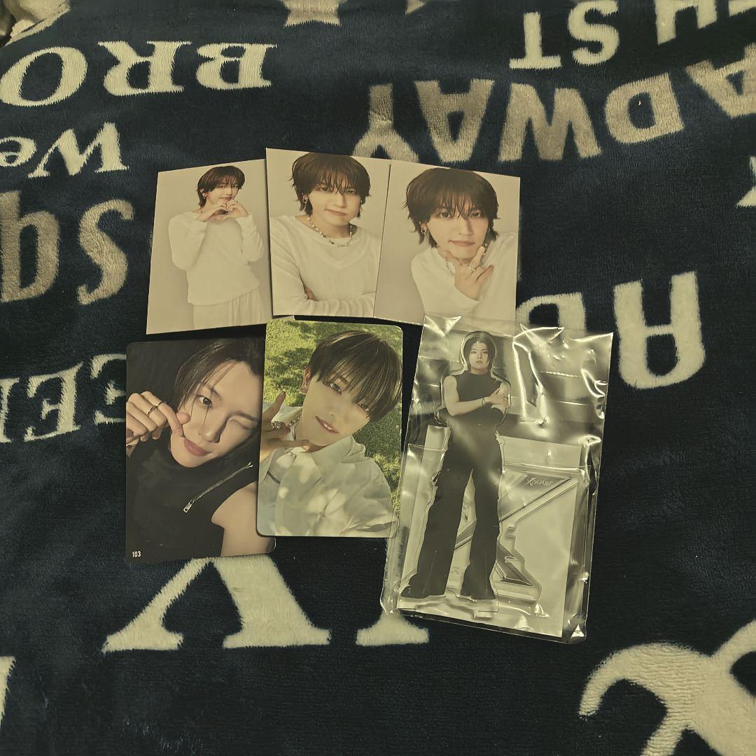 

[USED] Takatsuka Taimu trading cards and acrylic stands