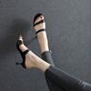 Sandales à talons aiguilles et bout ouvert pour l'été