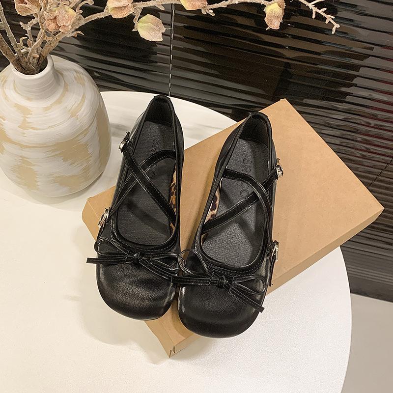 

Черные ретро французские туфли на плоской подошве женские новые весенние балетки 2025 года с неглубоким вырезом универсальные юбки туфли Мэри Джейн 40 чёрный