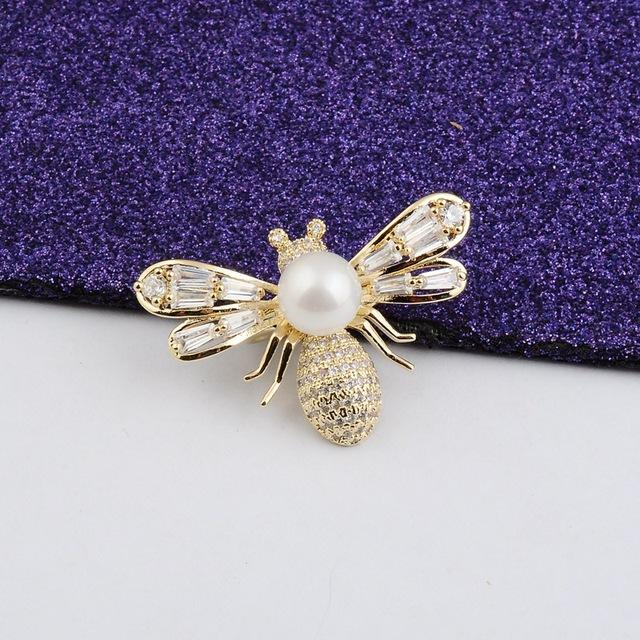 Simple Flower Bee Brooches For Women Daisy Brooch Anti -Glare Pins Shirt Sweater Pin Zircon Clothing Fixed Accessories Jewelry