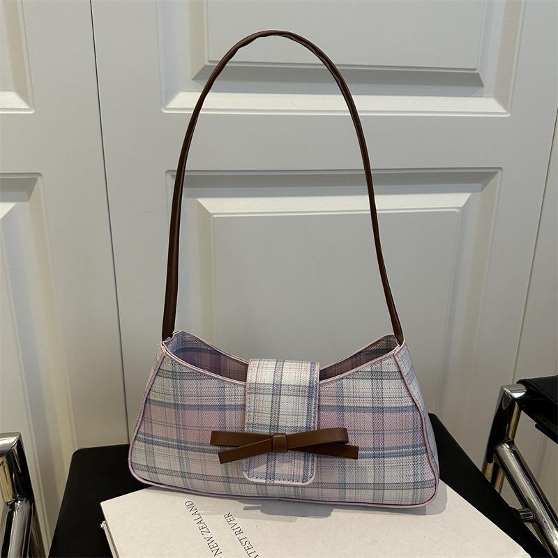 Trendy foreign style retro plaid armpit bag 2025 new sweet cool locomotive style shoulder bag temperament commuter baguette bag