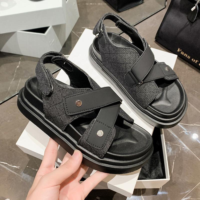 Fashion Casual white popular thick soled sandals for women 2025 new summer simple fairy style retro Roman shoes