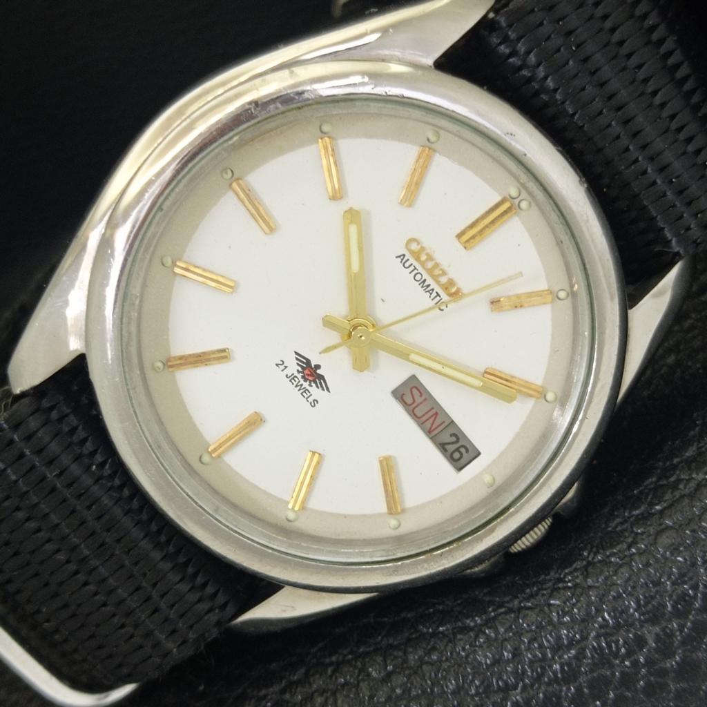 CITIZEN AUTOMATIC 8200 VINTAGE JAPAN MENS WHITE COLOR DIAL WATCH a702744-1 R210-a702744