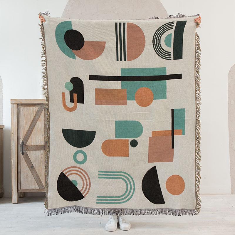 Versatile Ins-Style Line Illustration Blanket: Perfect for Camping, Casual Use, Naps, Throwing, Sofas, Picnics, and Bed Ends.