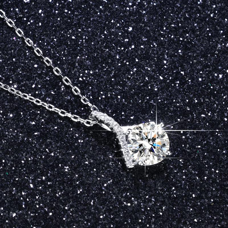 Collarbone Chain One Carat Moissanite Necklace Versatile Pendant Japanese and Korean Jewelry