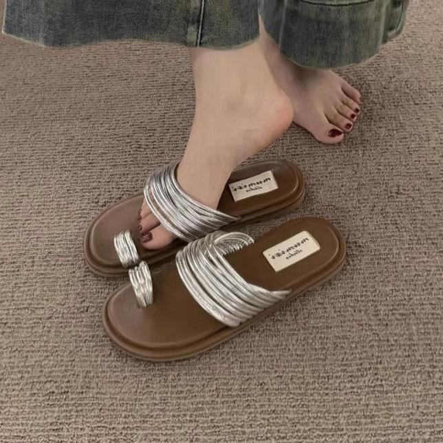 Retro toe slippers women's summer wear new French niche fairy wind vacation seaside beach soft flat sandals