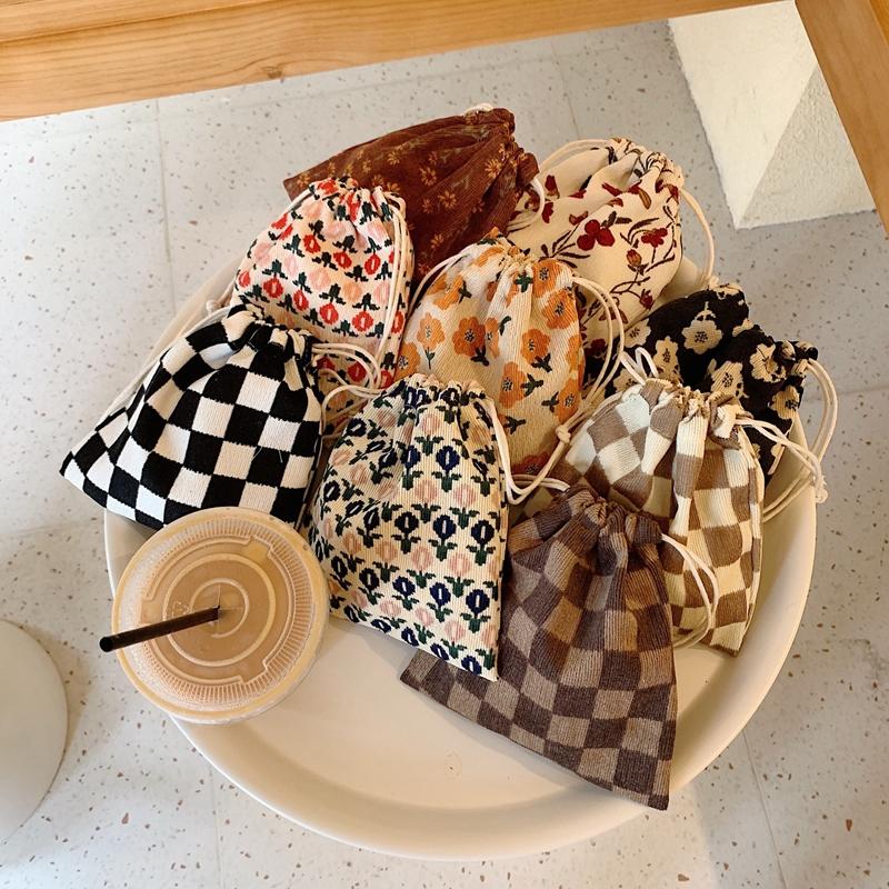 Retro Travel Storage Bag Mini Cosmetic Pouch Cute Pouch with Drawstring Travel Portable Cosmetic Lipstick Bag Makeup Handbag