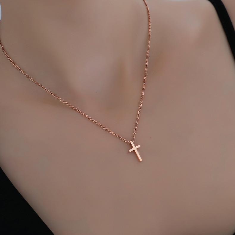 Women's 2024 Luxury Cross Necklace - Gold Titan Clavicle Chain, Non-fading Titanium Steel Accessory