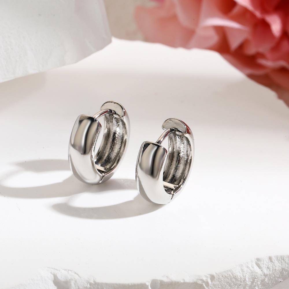 High-End Minimalist Glossy Square Ear Cuffs: Unique, Versatile Geometric Earrings for Women