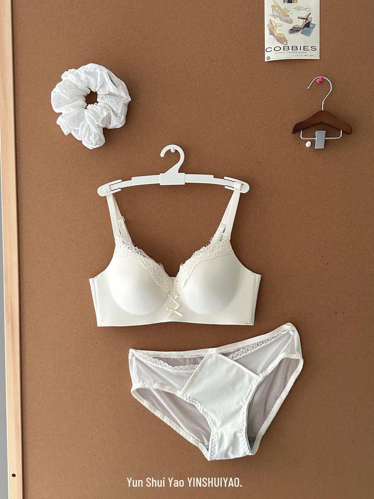 Women's Push-Up Lace Bra: Enhances Bust & Reduces Sagging, Thick Bottom & Thin Top, Gathers Underarm Fat, Beautiful Back Design