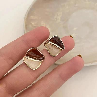 2025 Trendy Retro Coffee-Colored Earrings for Women - Autumn/Winter Hong Kong Style, Perfect for Everyday Elegance and Internet Celebrity Style.