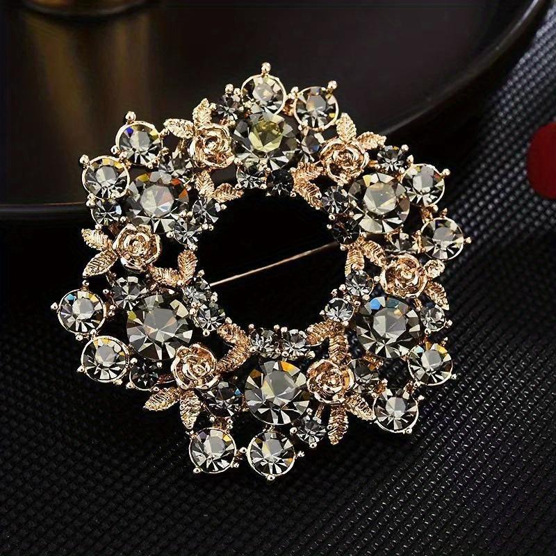 

Vintage Luxury Elegant Brooch Retro Flower Rhinestone Badges Lady Wedding Party Corsage Pin Jewelry Suitable for men and women.