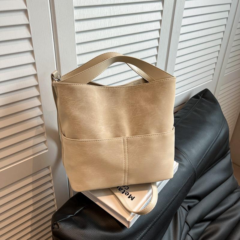 This year's popular small bag women's autumn and winter 2025 new matte retro messenger bag Korean version portable bucket bag