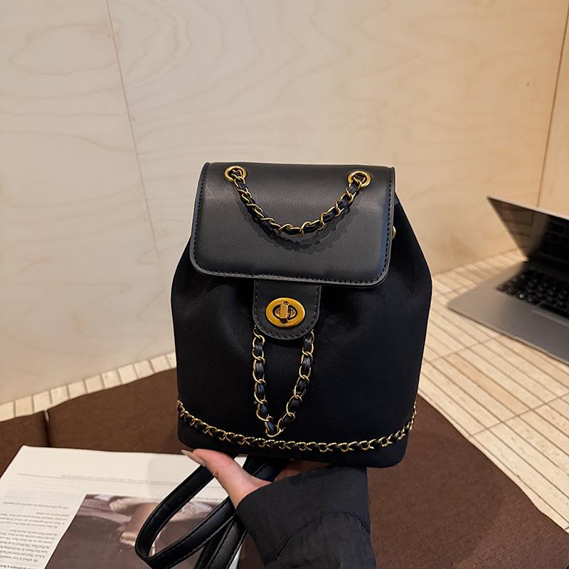 Autumn and Winter Retro Women's Backpack, Premium Commuting Versatile Small Backpack Travel Bag