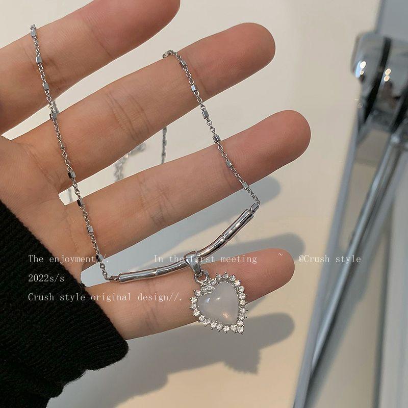 Spice girl style love zircon necklace women's light luxury high-end design sense niche collarbone chain Internet celebrity sweet 